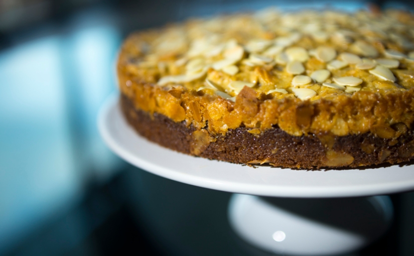 vanilla cake with almonds and caramel