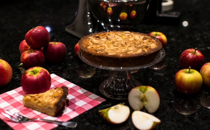 apple cake with shortcrust pastry